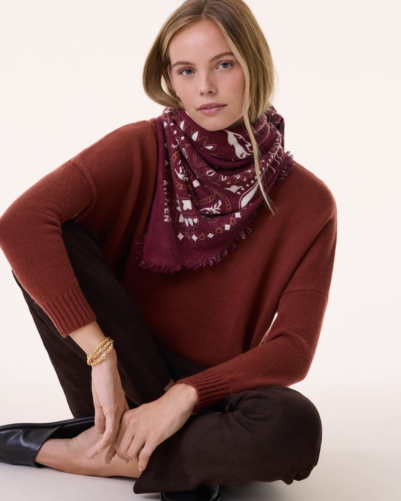 KUJTEN Large Bandana Hachiko Feather Bico Burgundy