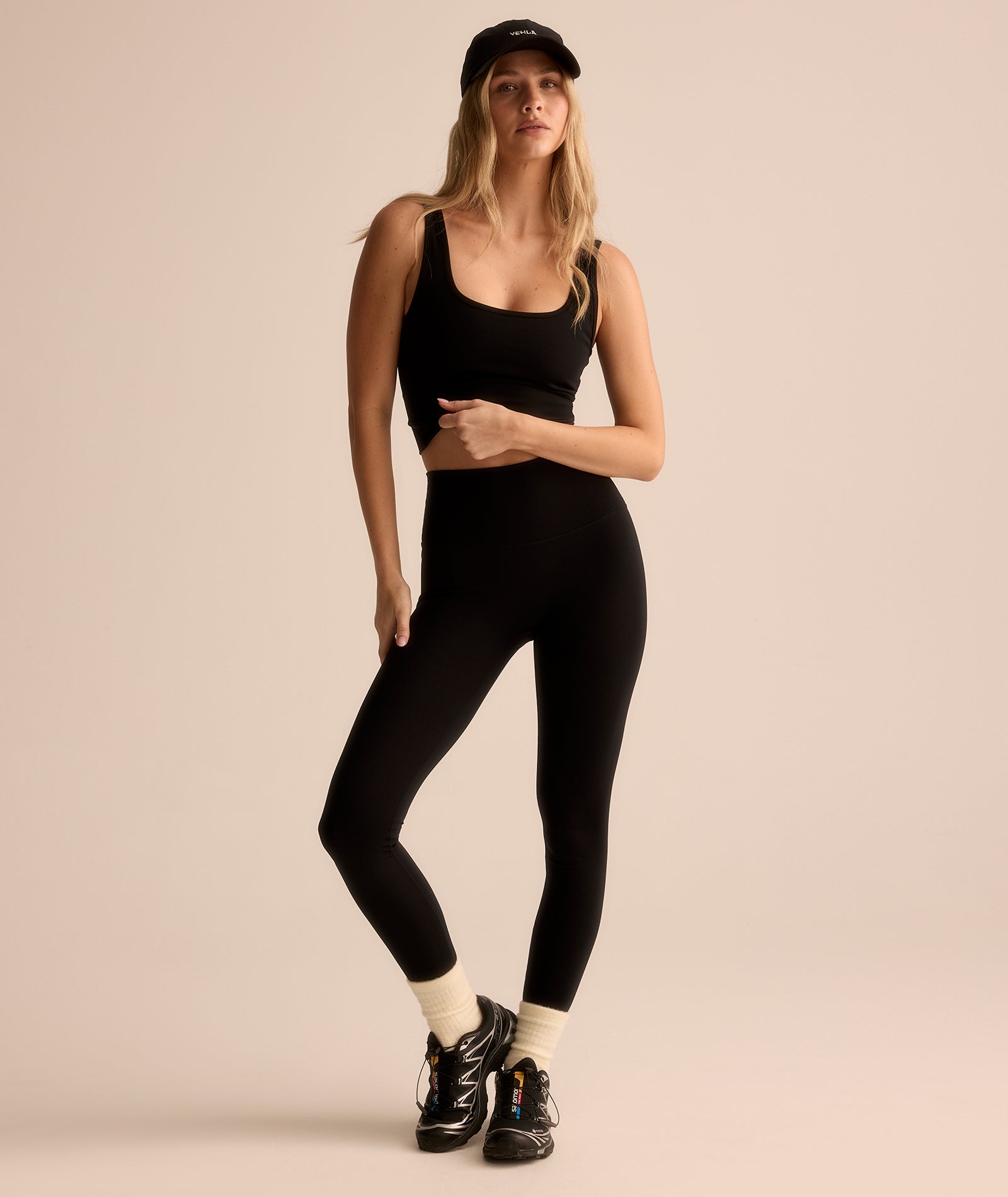 VEHLA CROPPED TANK - BLACK - Crop Tank