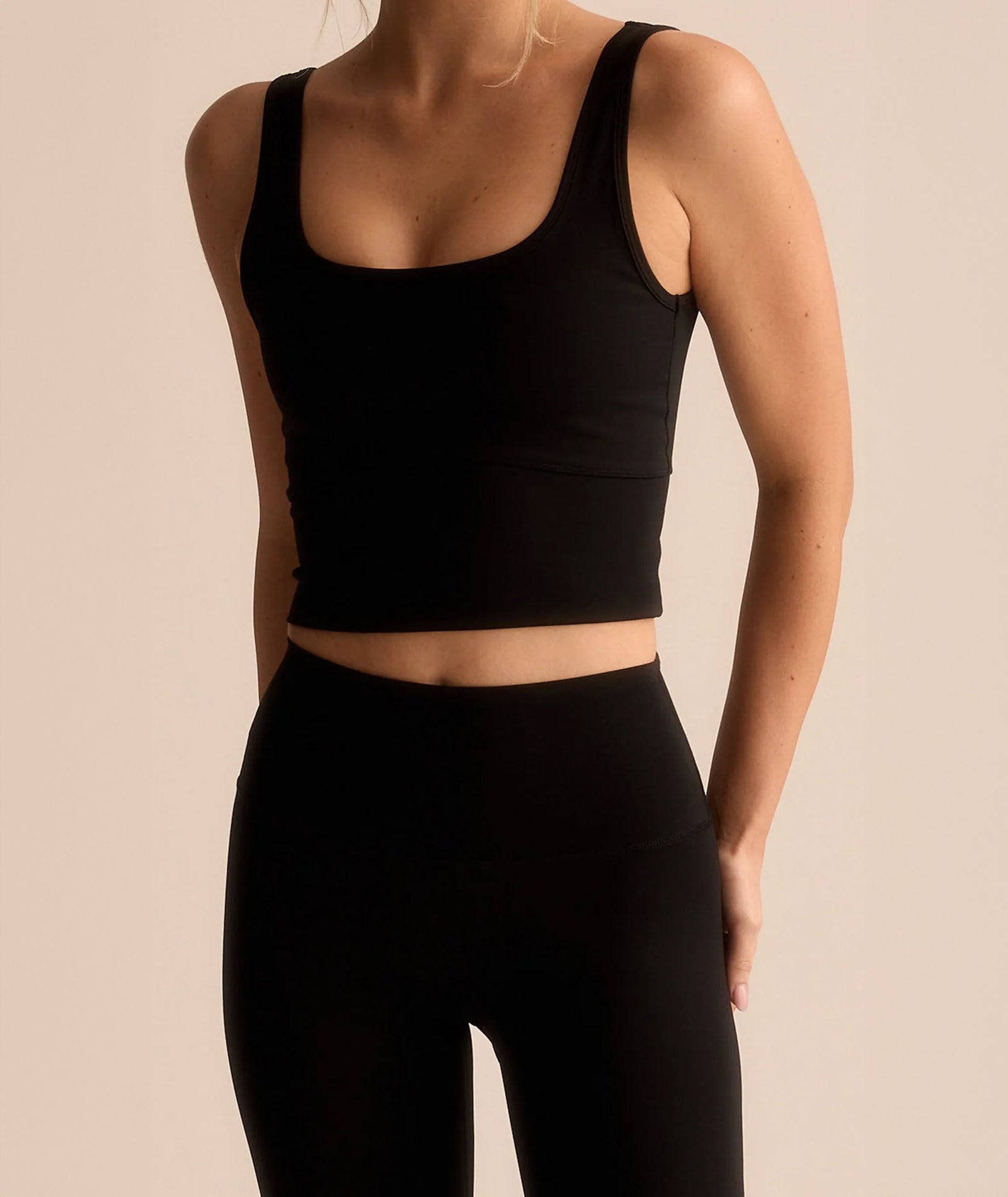VEHLA CROPPED TANK - BLACK - Crop Tank