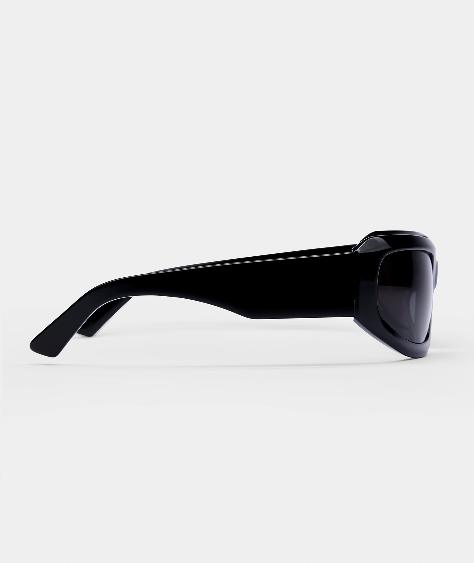 VEHLA Gia - Black/Smoke - Sunglasses