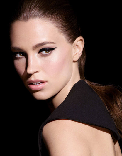 Hourglass Voyeur™ Waterproof Liquid Liner - Liquid Eyeliner