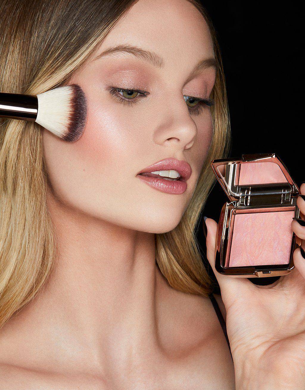 Hourglass Ambient™ Lighting Blush - Illuminating Blush