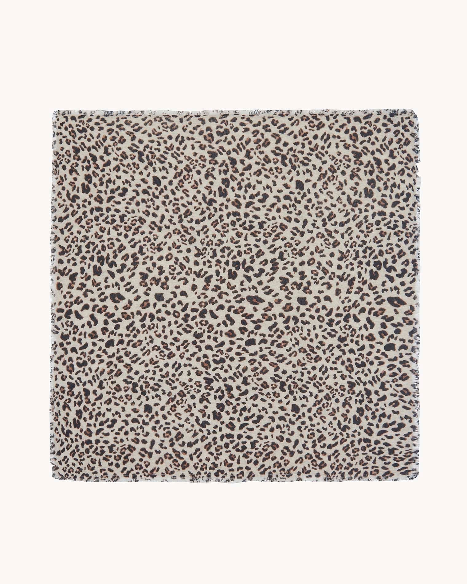 KUJTEN Grand Bandana Hachiko Leopard Avoine