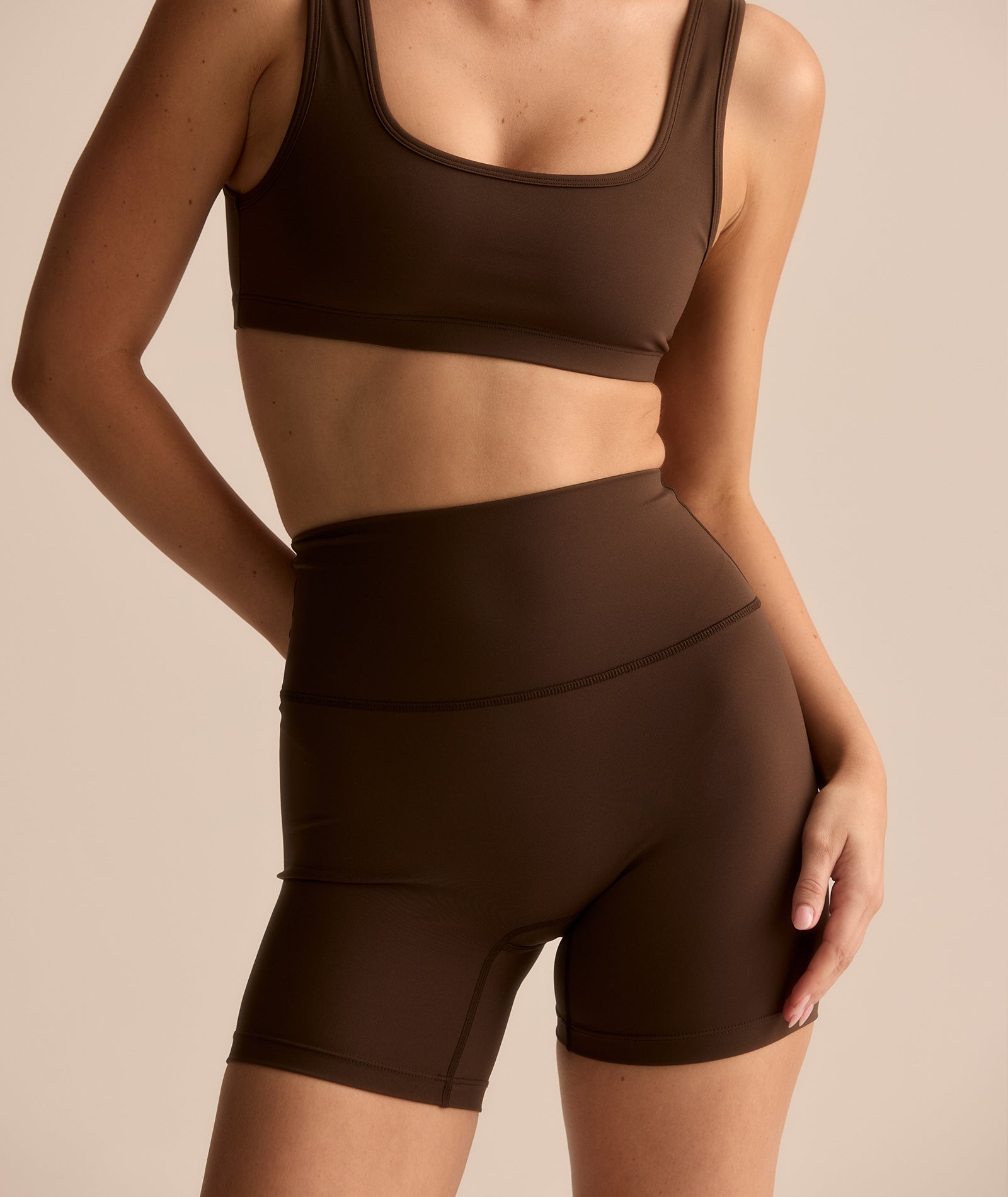 VEHLA BIKE SHORTS - CHOC - Shorts