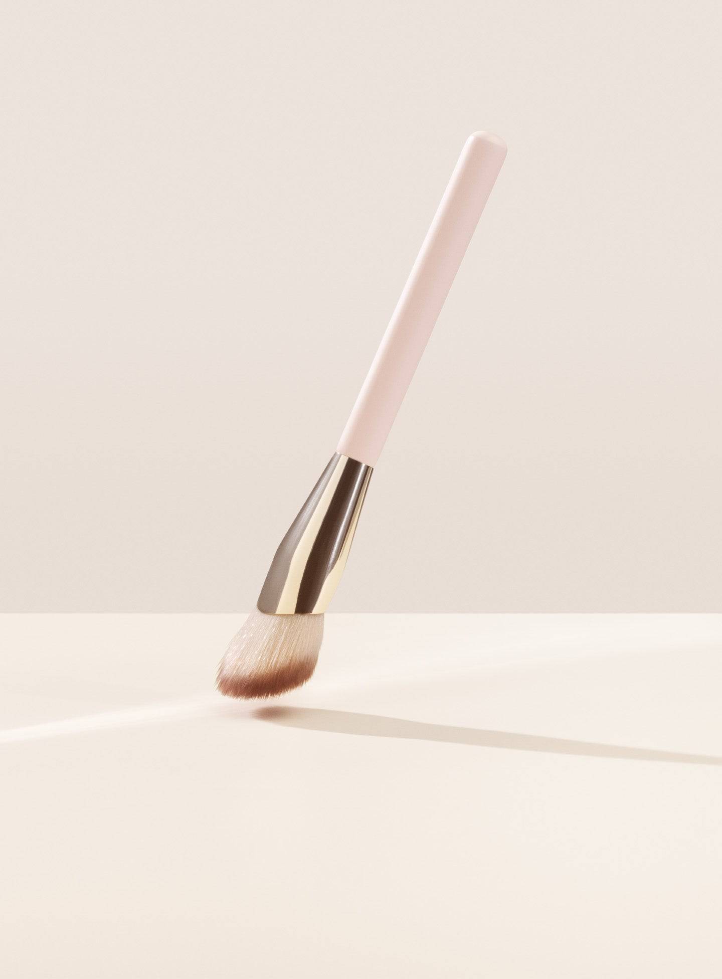 Rare Beauty Soft Pinch Liquid Blush Brush - Blush Brush
