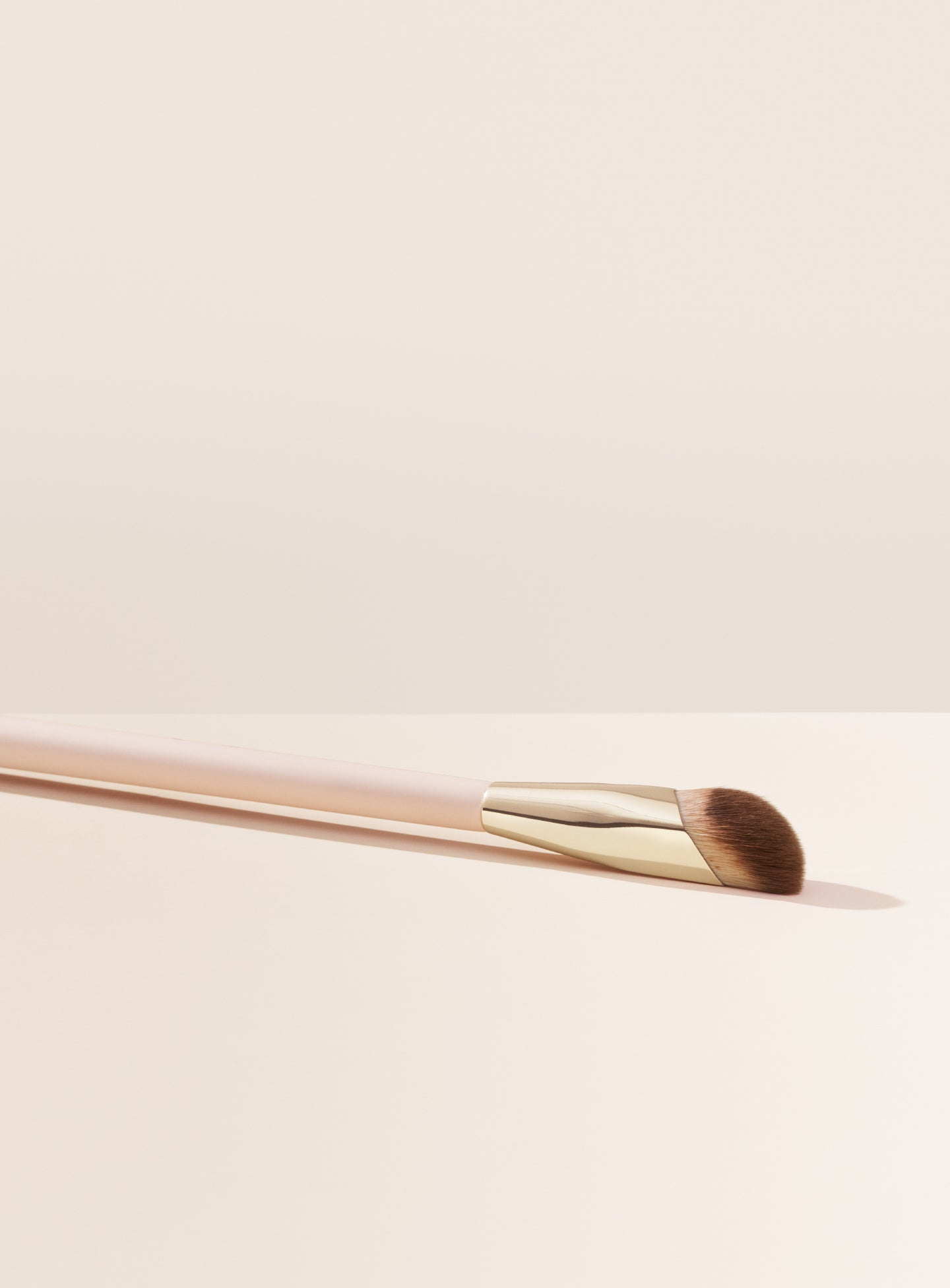 Rare Beauty Liquid Touch - Concealer Brush