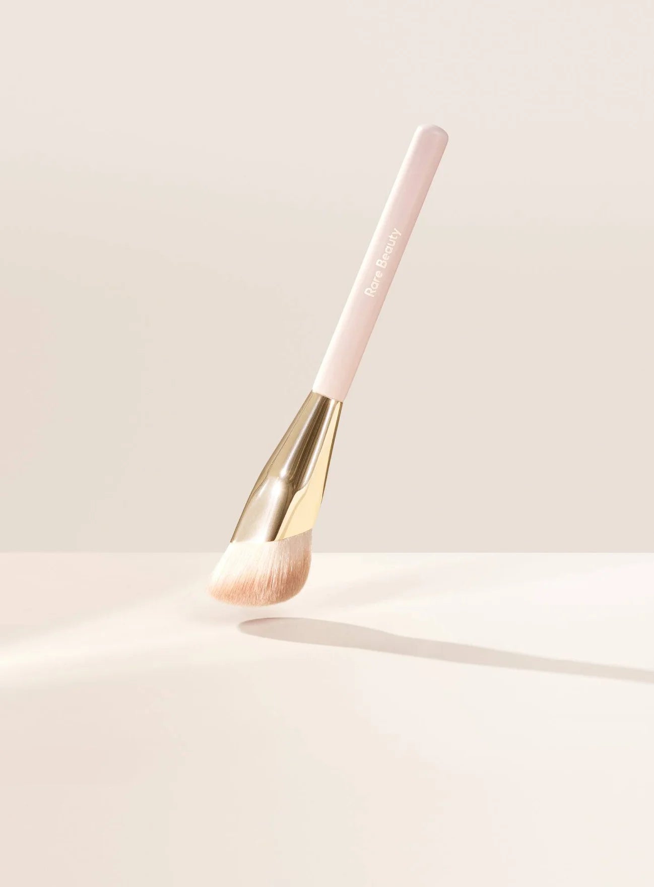 Rare Beauty Liquid Touch - Foundation Brush
