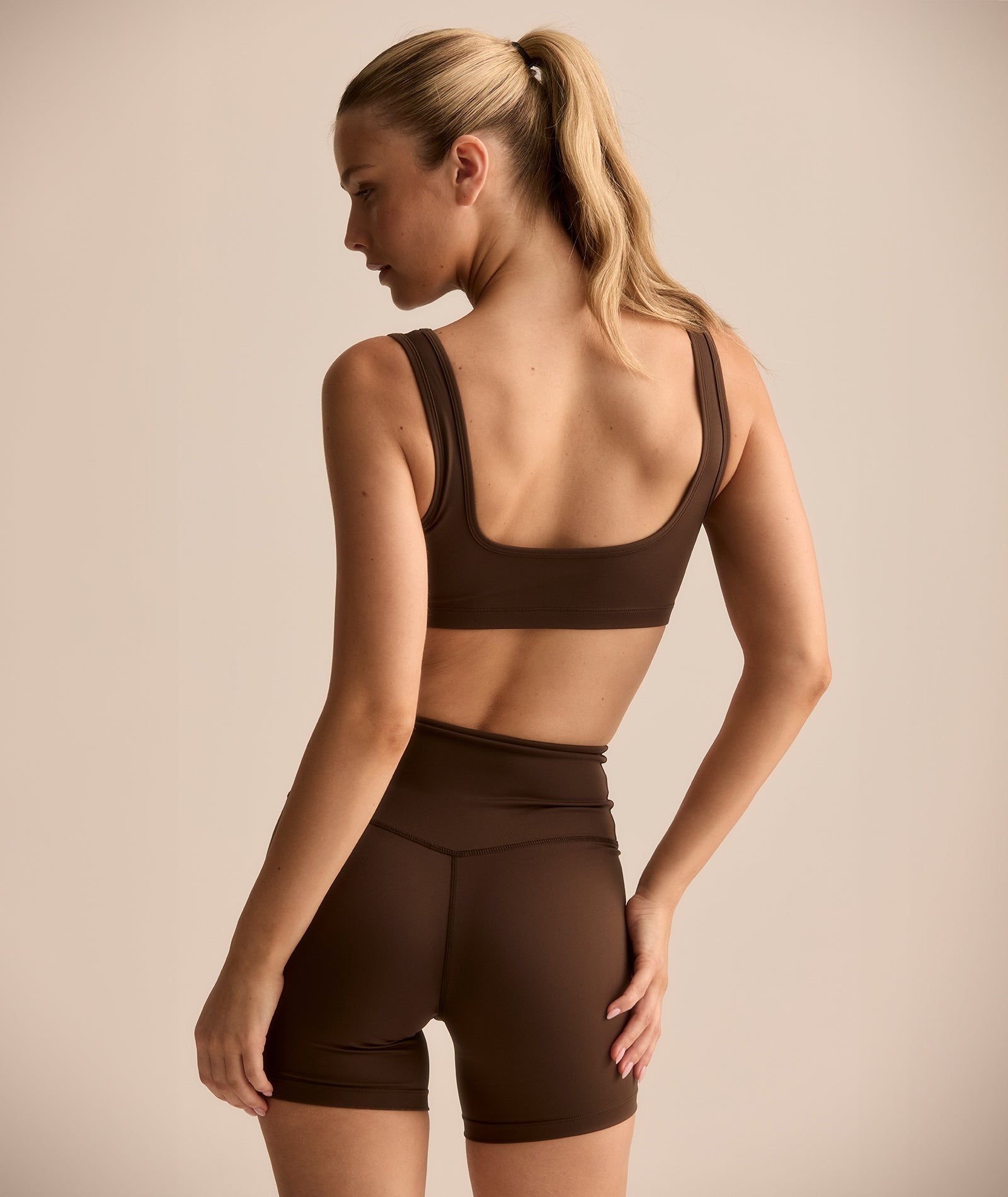 VEHLA SPORTS BRA - CHOC - Sports Bra