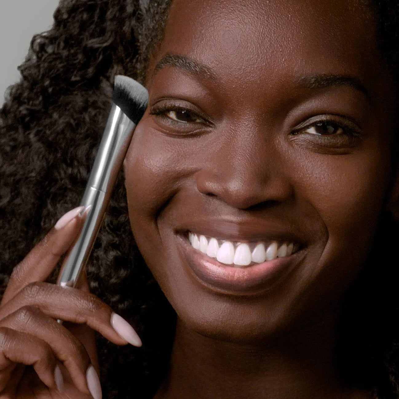 Haus Labs Triclone™ Skin Tech Concealer Brush