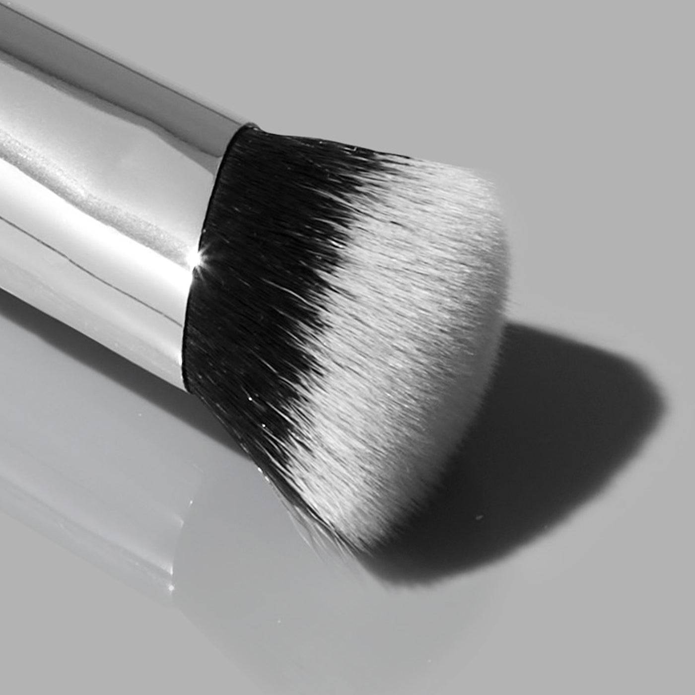 Haus Labs Triclone™ Skin Tech Concealer Brush - Concealer Brush